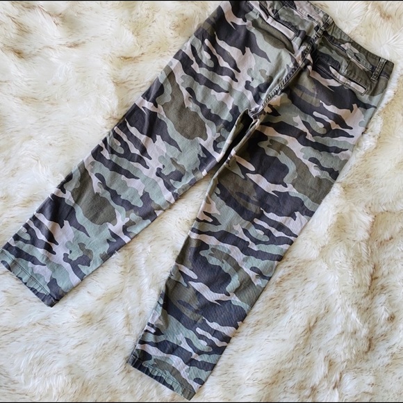 J Crew camo cropped pant - Picture 5 of 7
